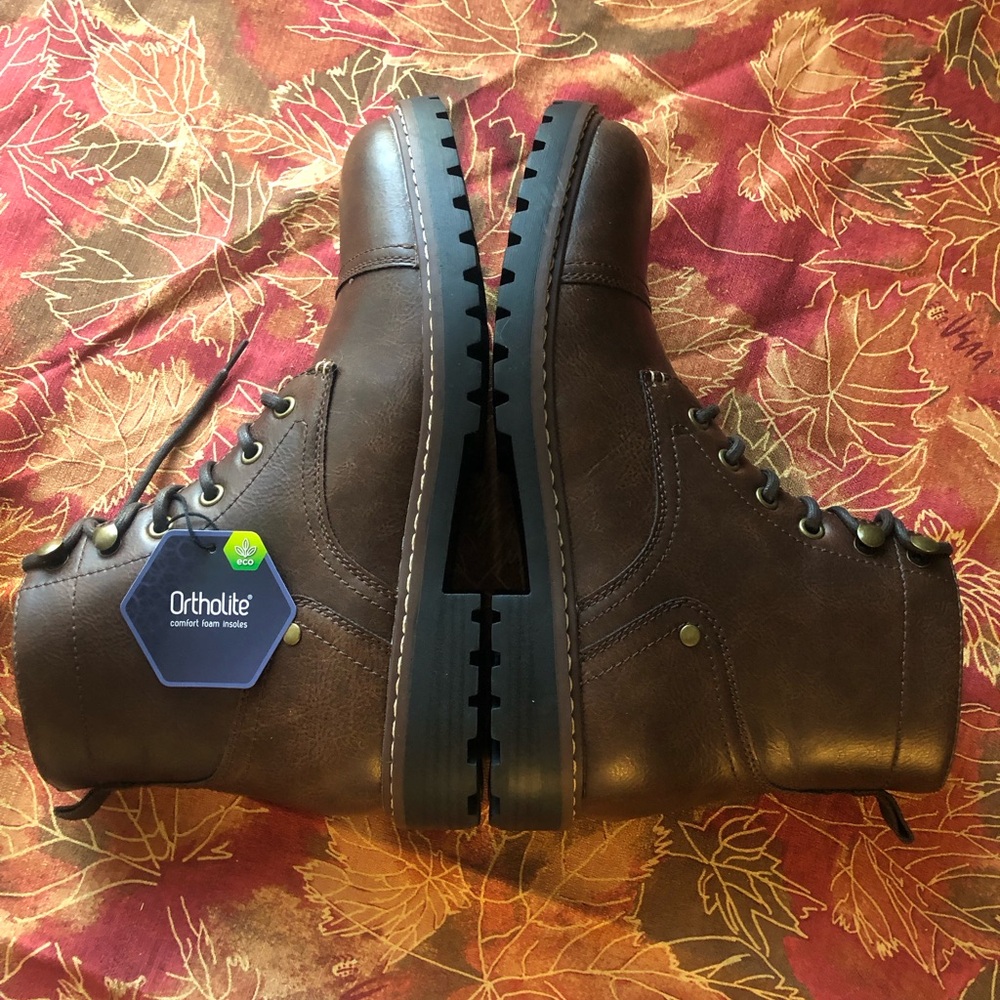 NWT “COLTON BROWN by SONOMA” Men’s lace-up casual boot  size 8M